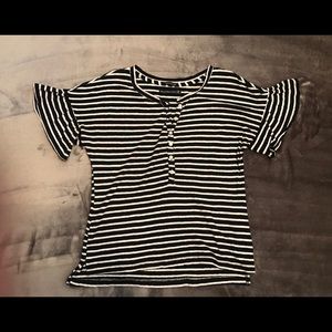 A&F T-Shirt w/ Ruffle Sleeves